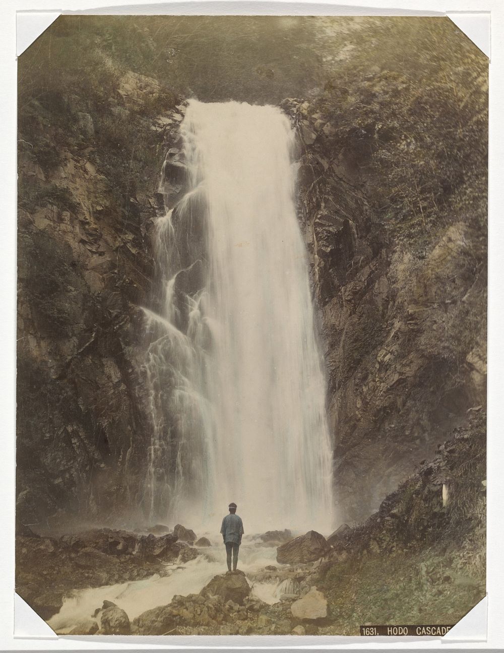 Hodo-waterval bij Nikko (c. 1871 - c. 1885) by Raimund von Stillfried Ratenitz
