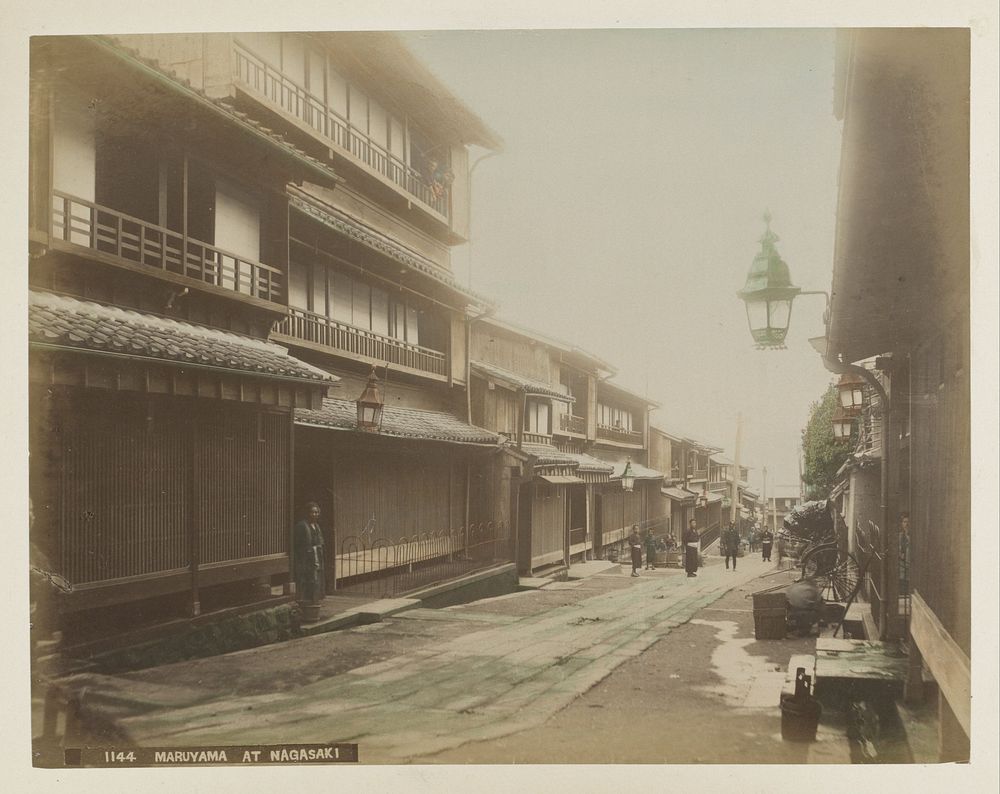 Maruyamastraat in Nagasaki (c. 1870 - c. 1900) by anonymous