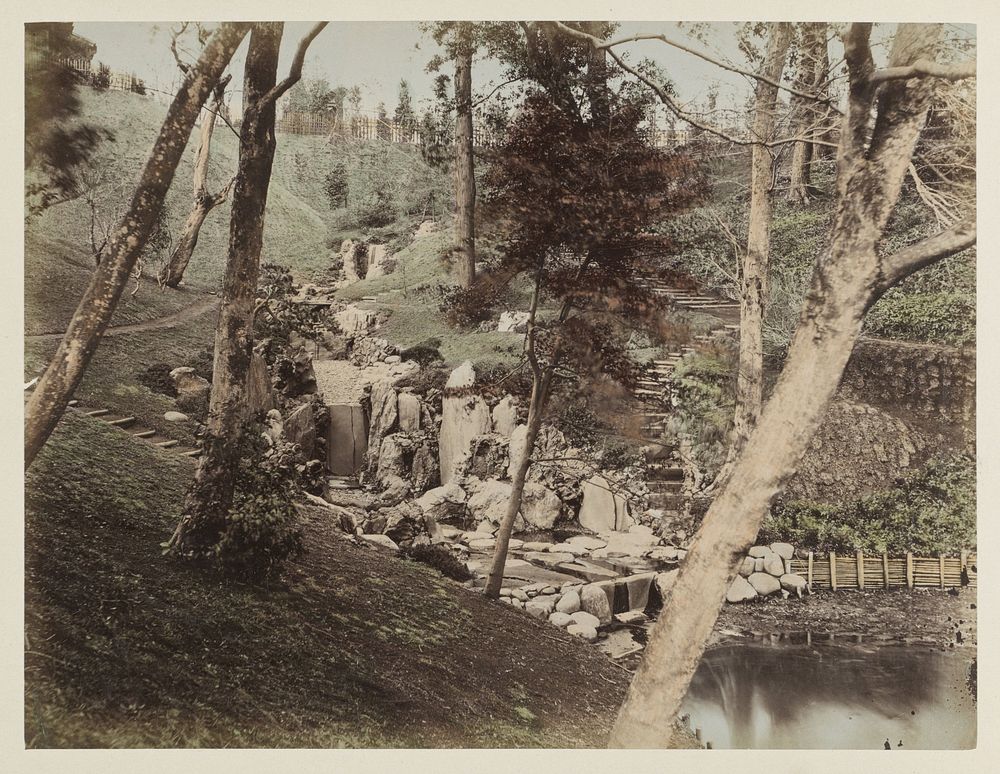 Gezicht op een rotstuin in Japan (c. 1870 - c. 1900) by anonymous