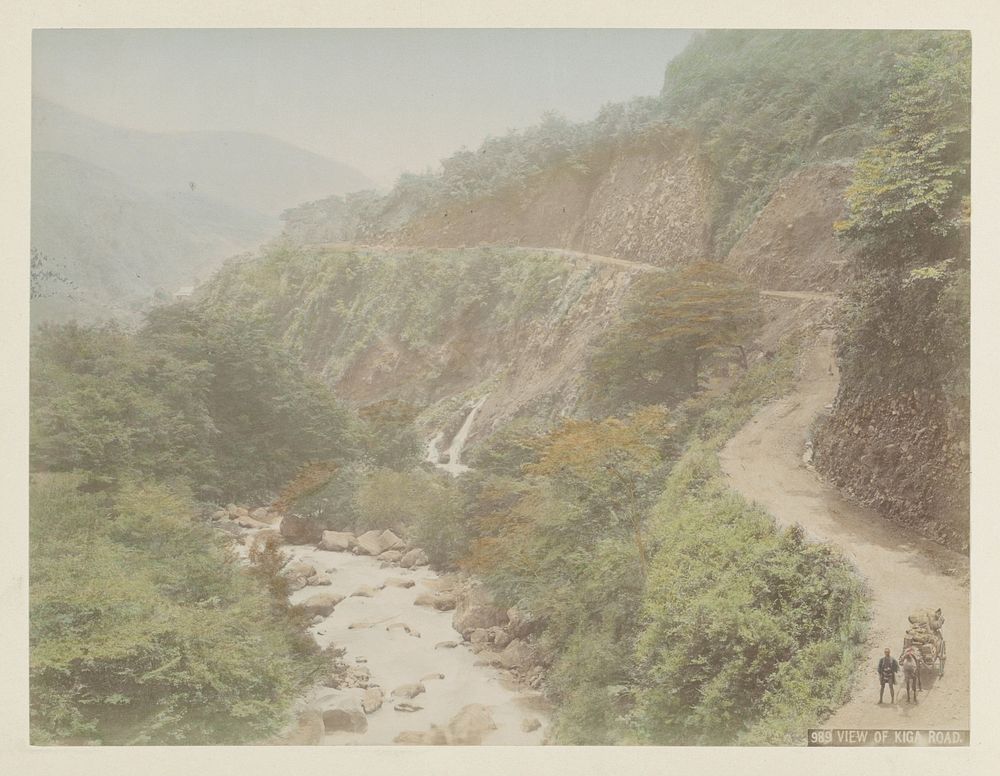 Gezicht op de Kigaweg bij Miyanoshita (c. 1870 - c. 1900) by anonymous