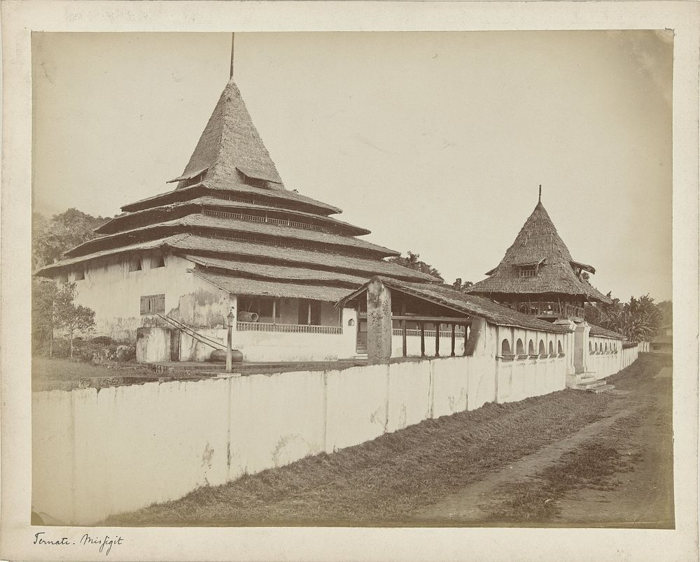 Moskee van de sultan op Ternate (1860 - 1890) by anonymous