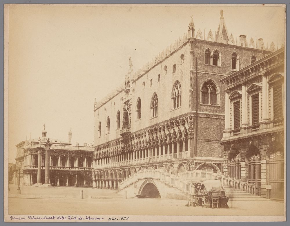 Gezicht op het Dogepaleis te Venetië (1851 - 1900) by anonymous