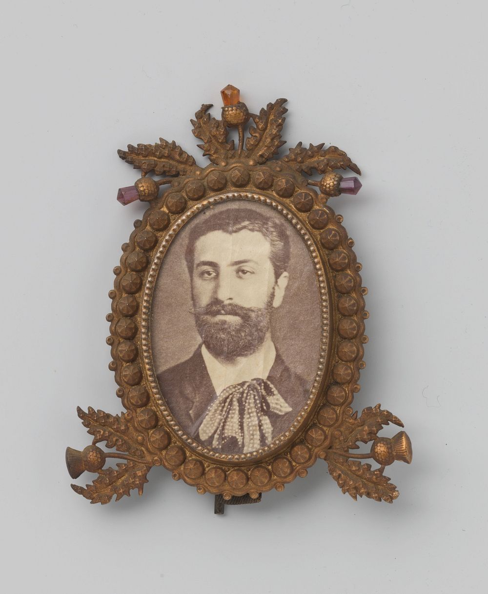 Portret van een onbekende man (1880 - 1900) by anonymous