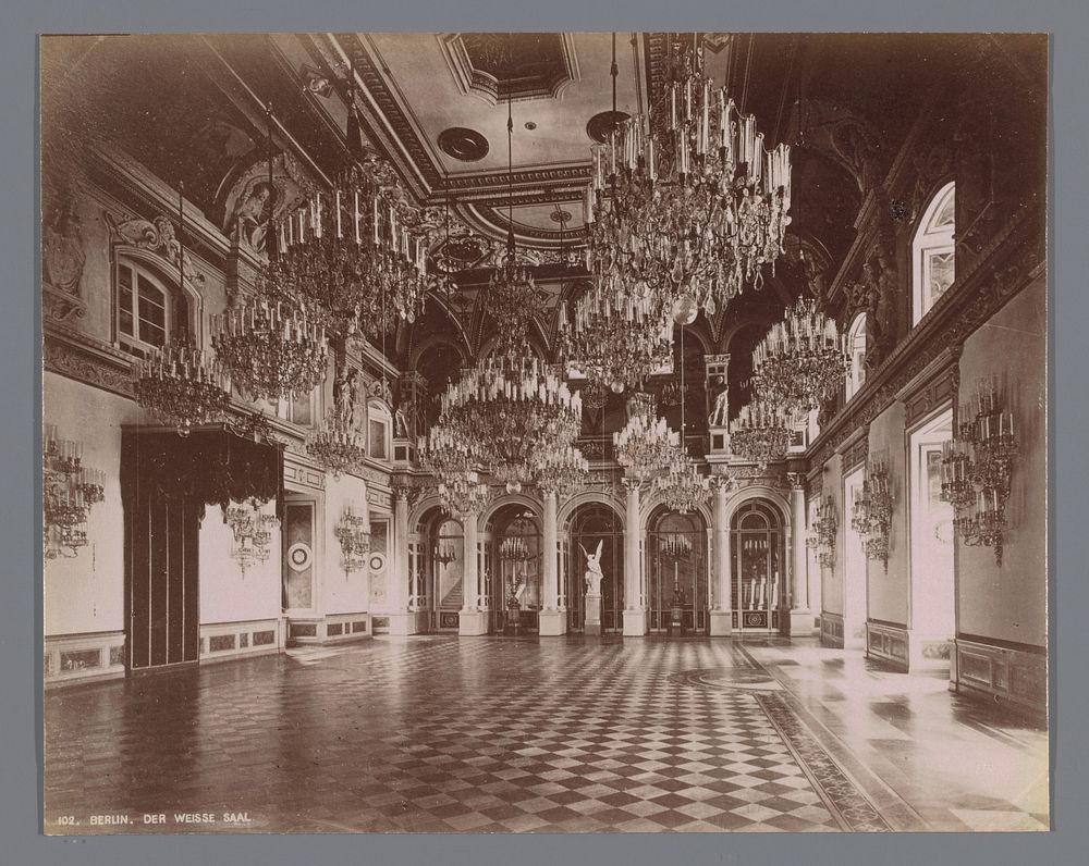 Witte Zaal in het Berliner Stadtschloss, Berlijn (1892 - 1910) by anonymous