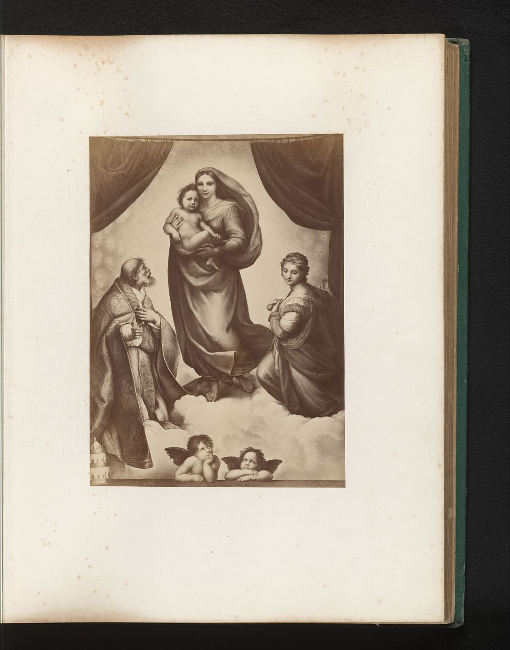 Fotoreproductie van het schilderij De Sixtijnse Madonna door Rafaël (c. 1870 - in or before 1875) by anonymous, Rafaël and…