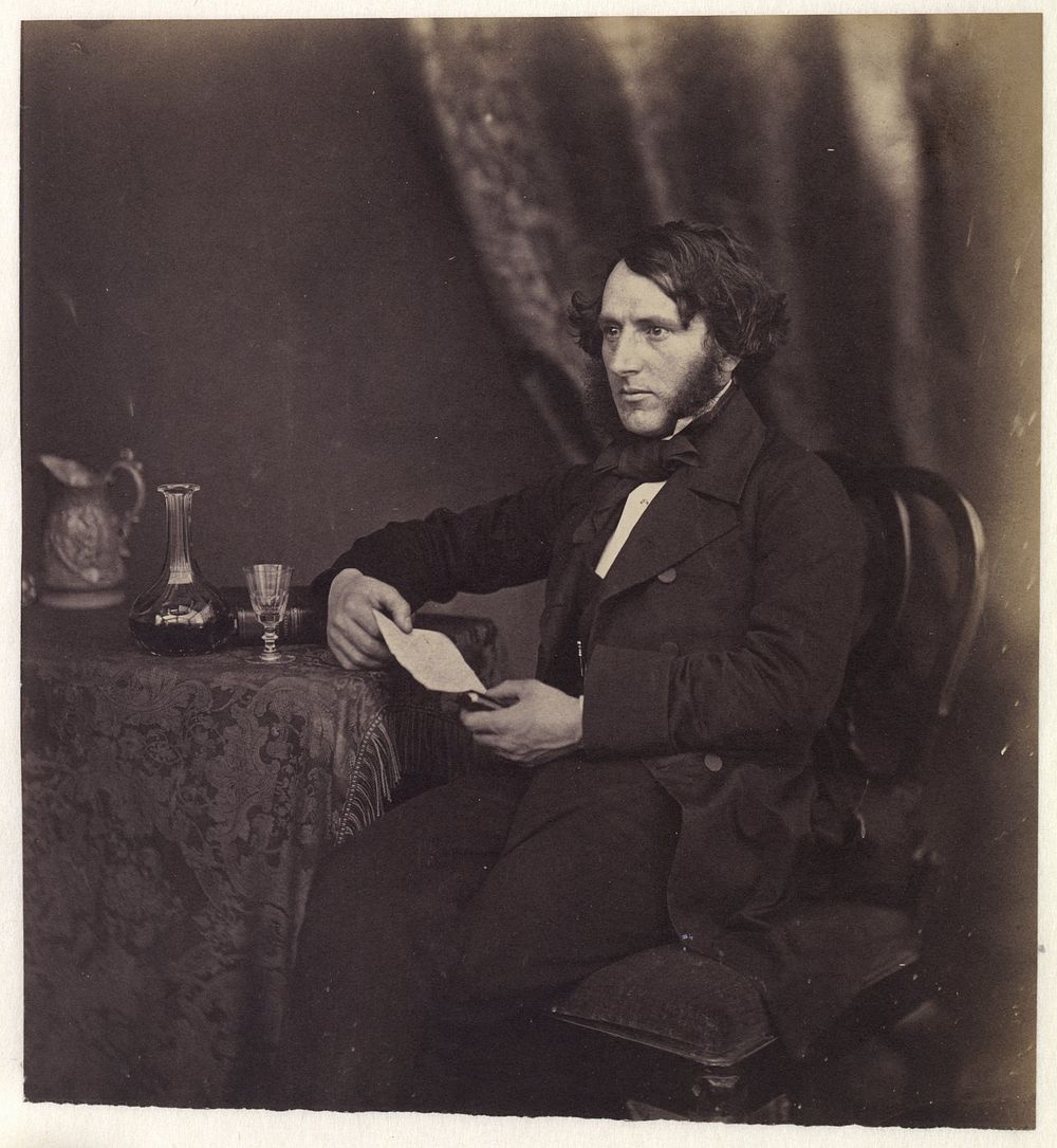 Portret van een onbekende man bij een tafel met een brief in de hand (1855 - c. 1865) by Roger Fenton