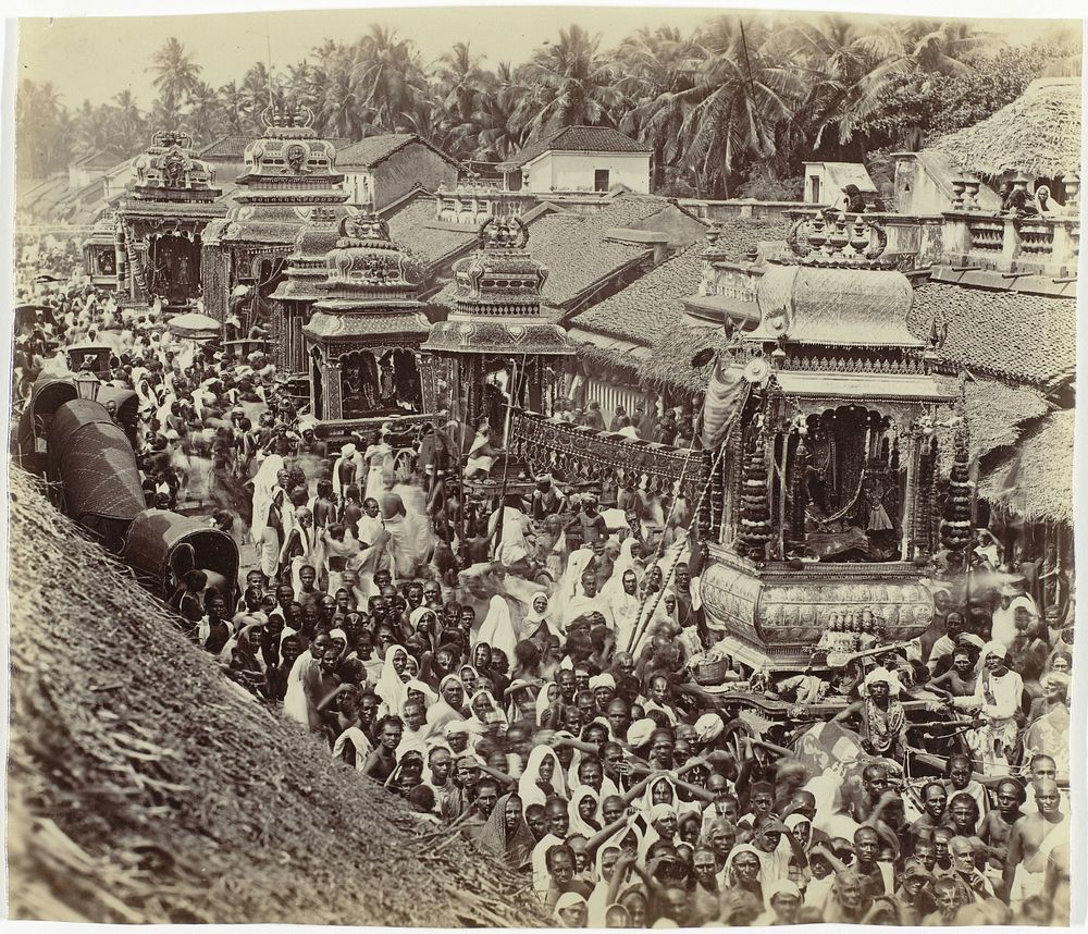 Optocht van Ratha Yatra met versierde wagens ter ere van Jagannath in Madurai (1869 - 1870) by Samuel Bourne