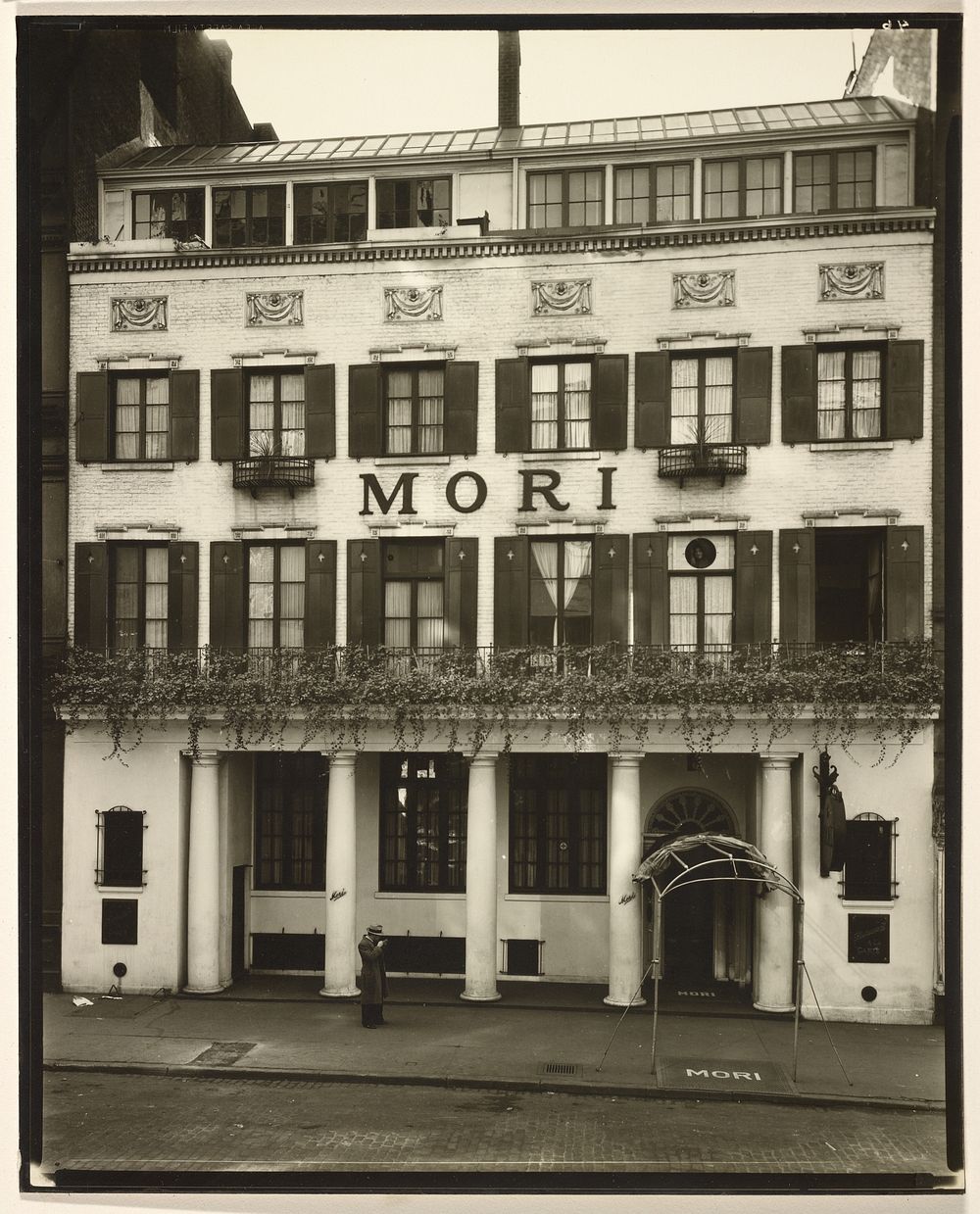 Mori's Restaurant by Berenice Abbott