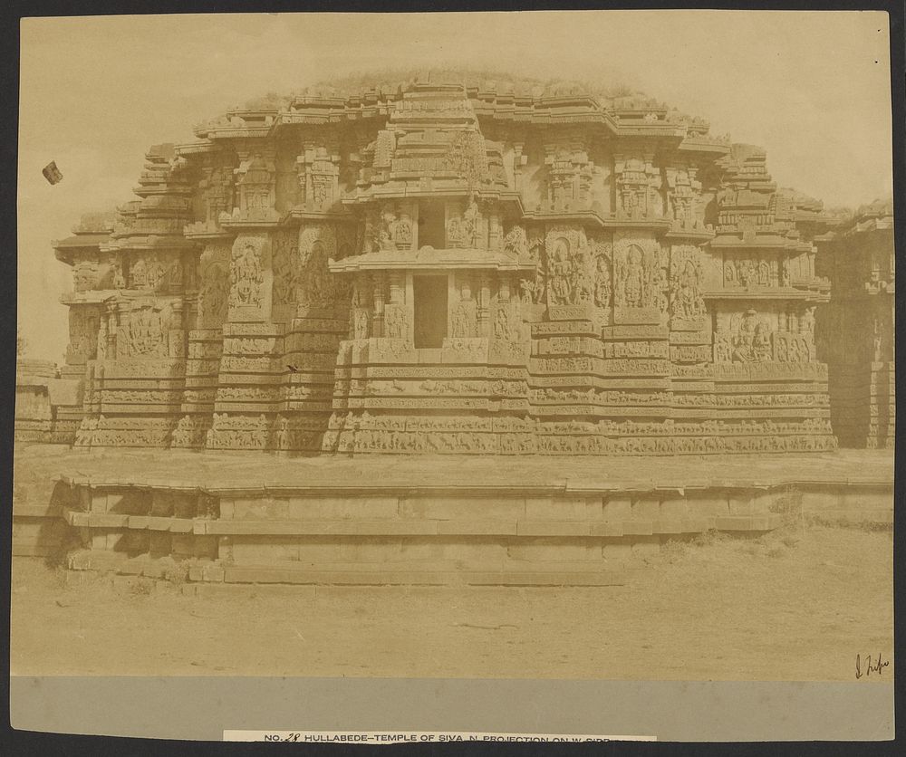 Hullabede - Temple of Siva, North Projection on West Side by Capt Linnaeus Tripe