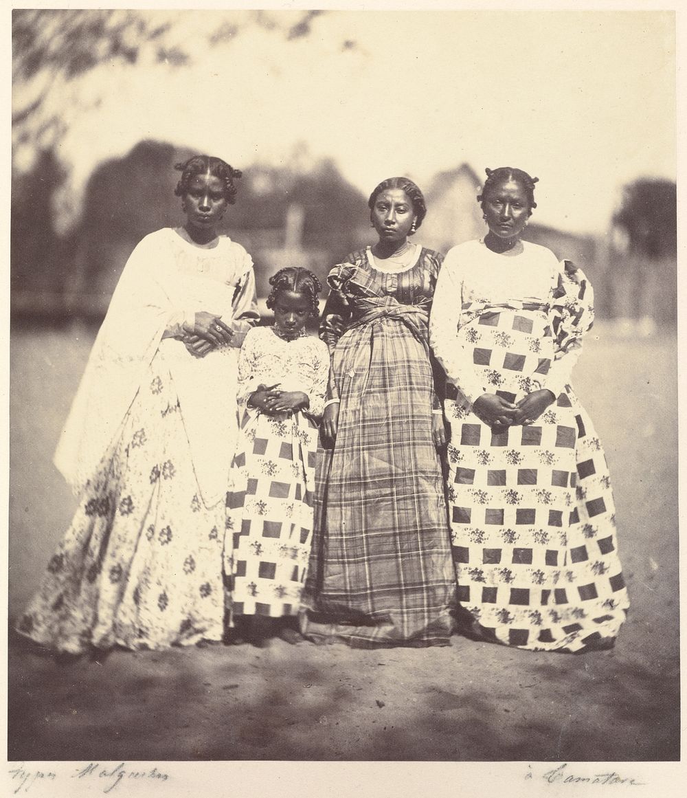 Group of Betsimisaraka women by Désiré Charnay