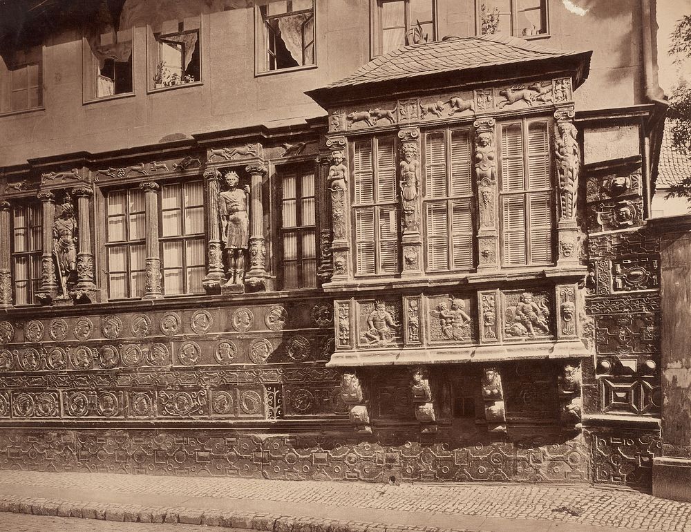 Building decorated with relief sculptures and statues