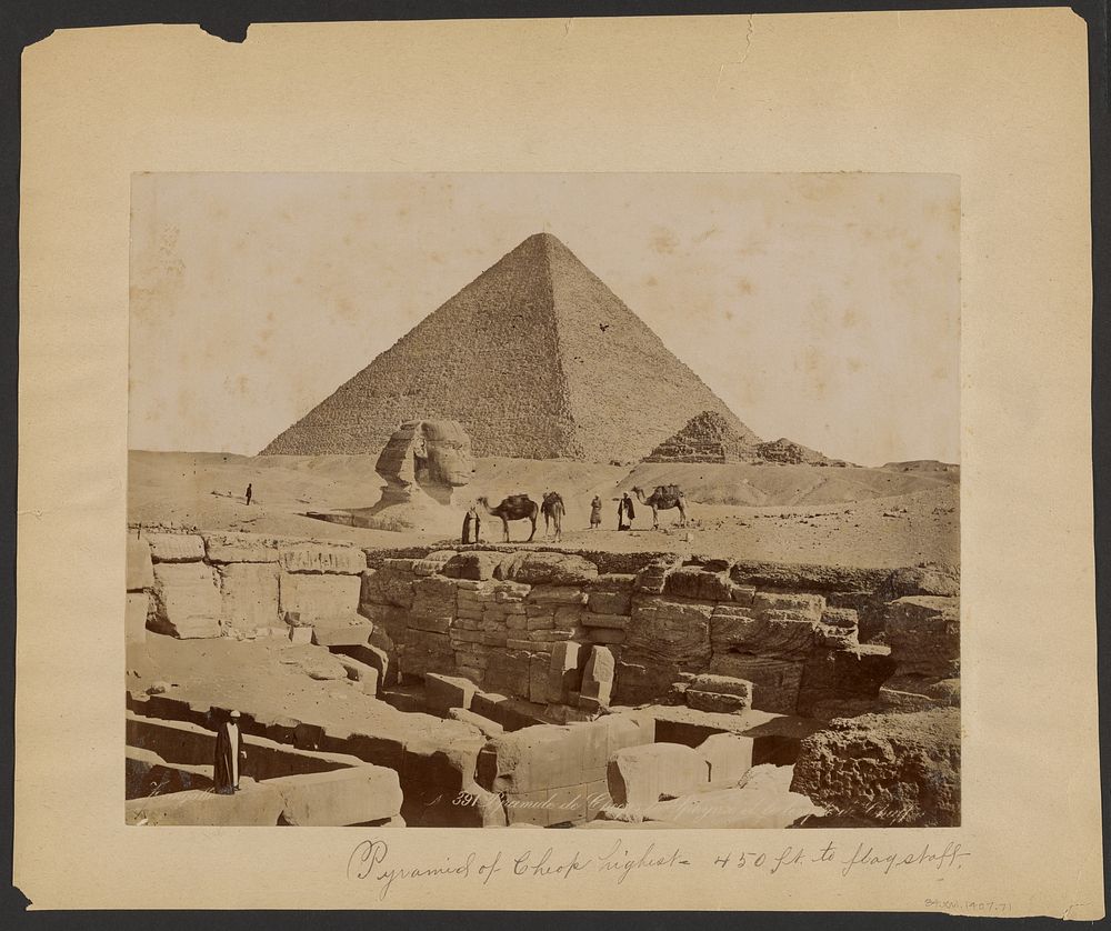 Pyramide de Cheops le Sphynx et le temple de Khafre by Zangaki