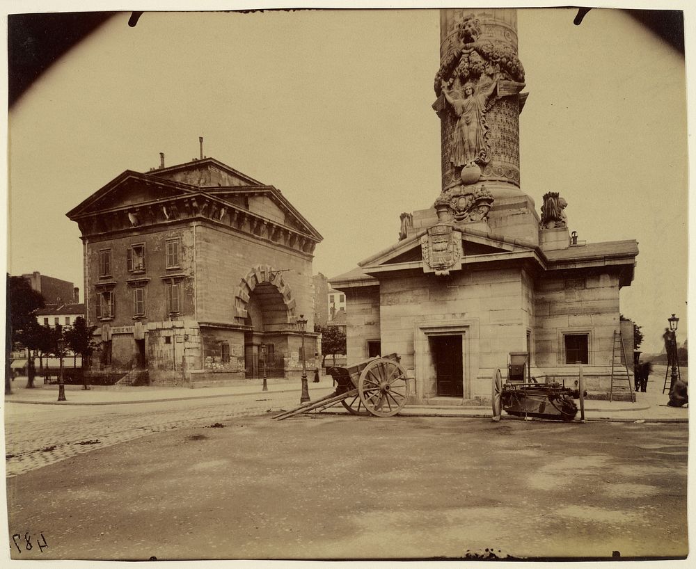 Ancienne Barrière du Trône (Tollbooth Pavilion and Column) by Eugène Atget