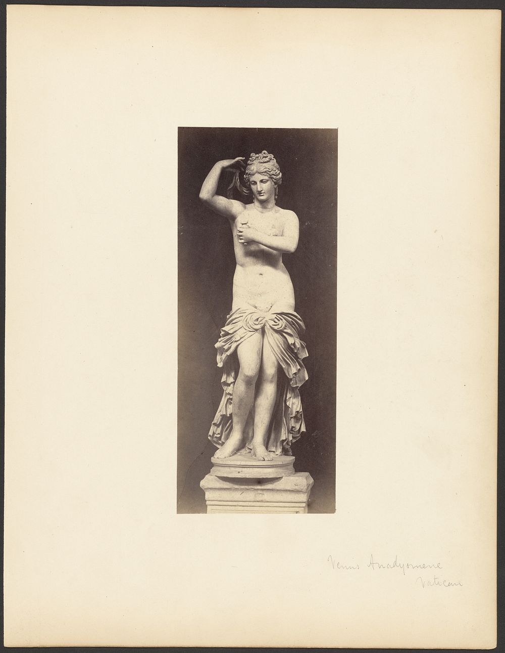 Sculpture of Venus Anadyomene