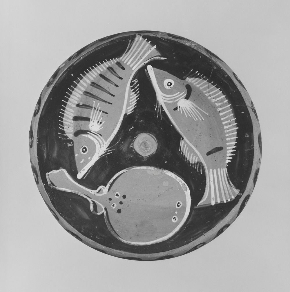 Campanian Red-Figure Fish Plate by De Bellis Painter