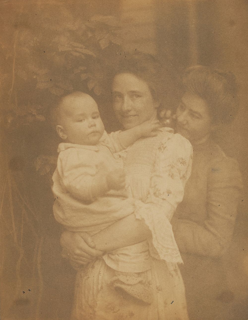 Gertrude O'Malley holding Charles, flanked by her sister Hermine by Gertrude Käsebier