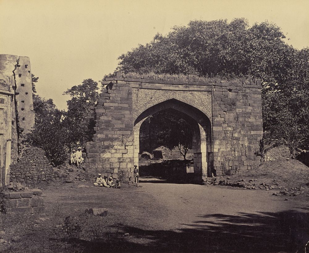 Arch in Town of Rozah