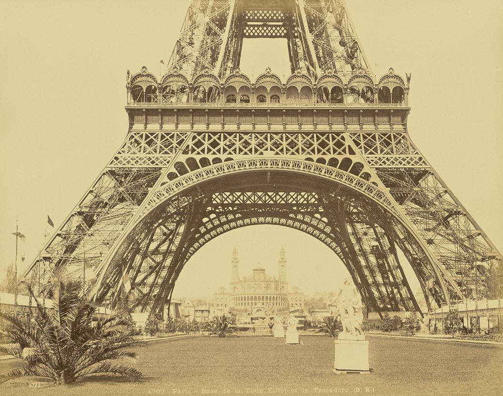 Paris - Base de la Tour Eiffel et le Trocadéro by Adolphe Block