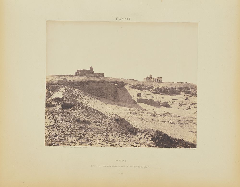 Assouan. Ruines de l'Ancienne Enceinte Arabe, au sud-est de la ville by Félix Teynard