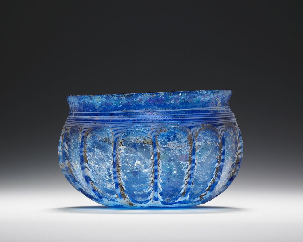Blue Ribbed Bowl (Rippenschale) with White Trails
