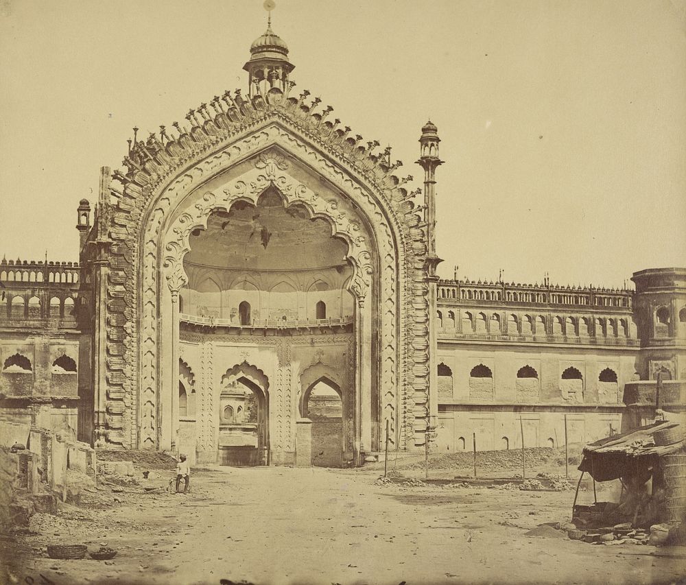 The Rounee Dunvaya or Gateway of Constantinople, Lucknow by Felice Beato