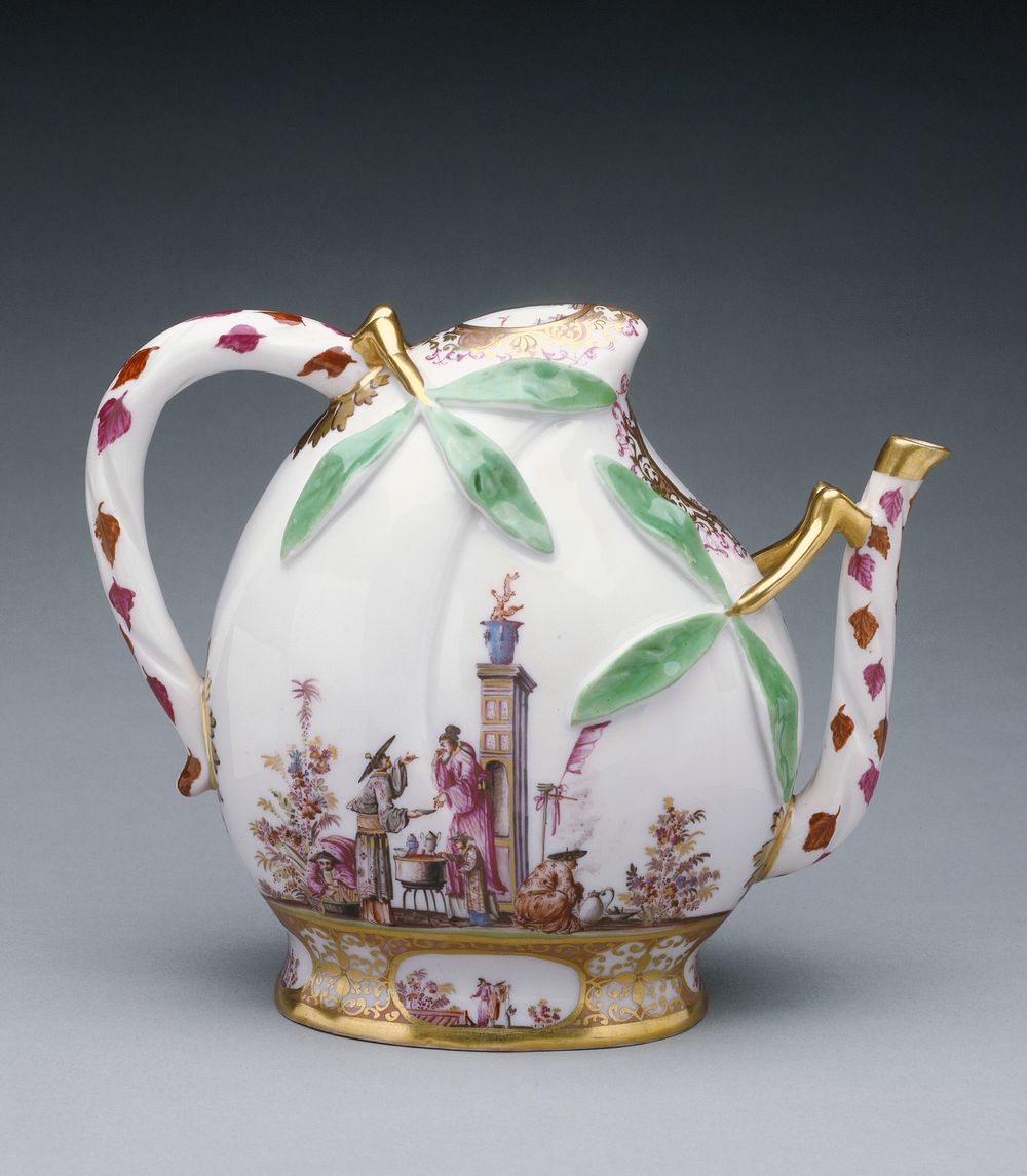 Wine Pot by Johann Gregor Höroldt and Meissen Porcelain Manufactory