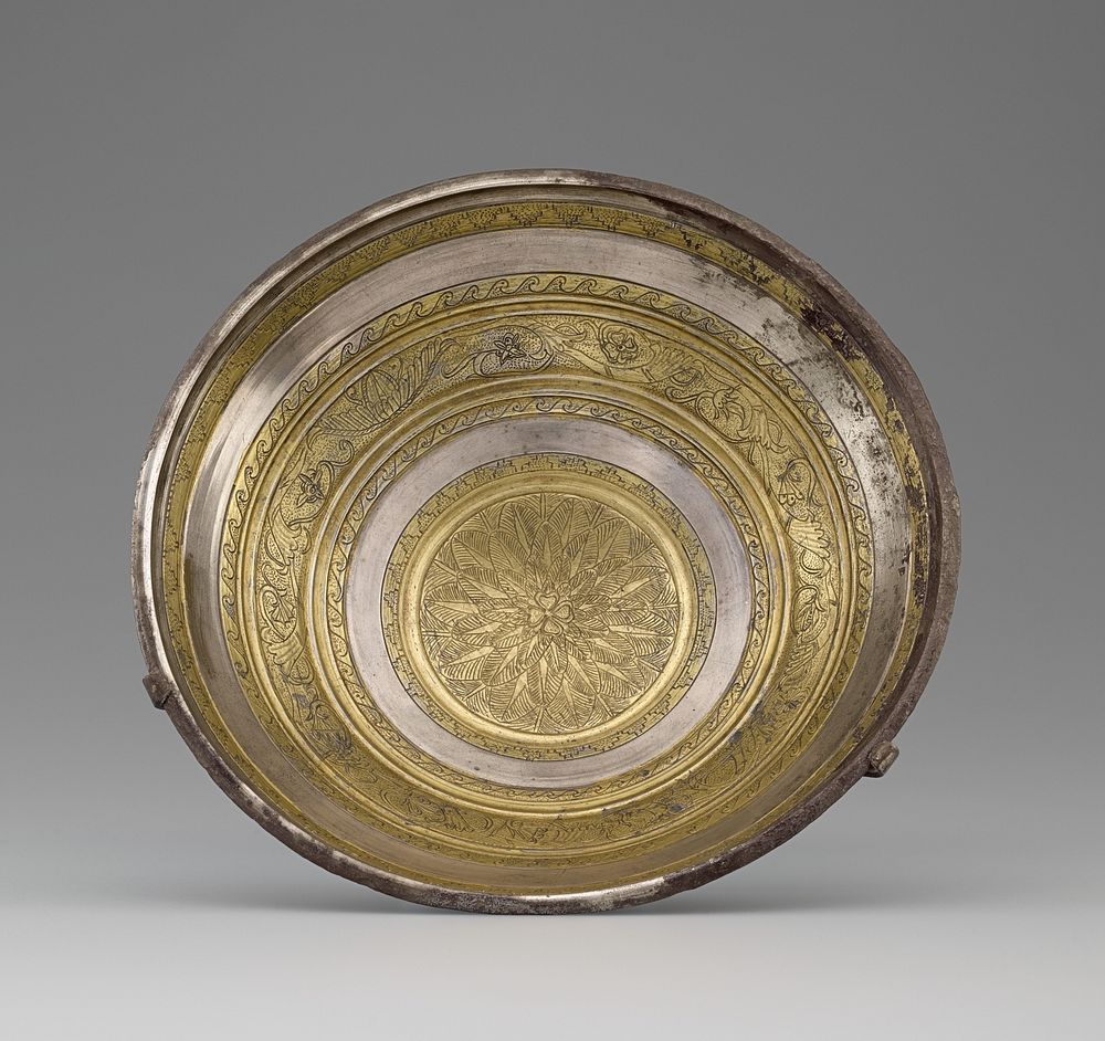 Bowl with Scale Medallion and Tendril Frieze
