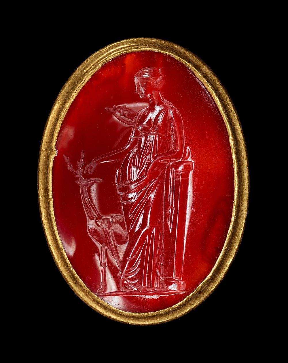Ring inset with intaglio representing Artemis