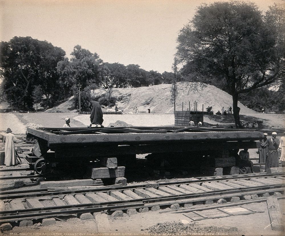 Menufia Canal, Egypt: reconstruction work to the first Aswan Dam: a lock gate on a trolley. Photograph by F. Fiorillo, 1910.