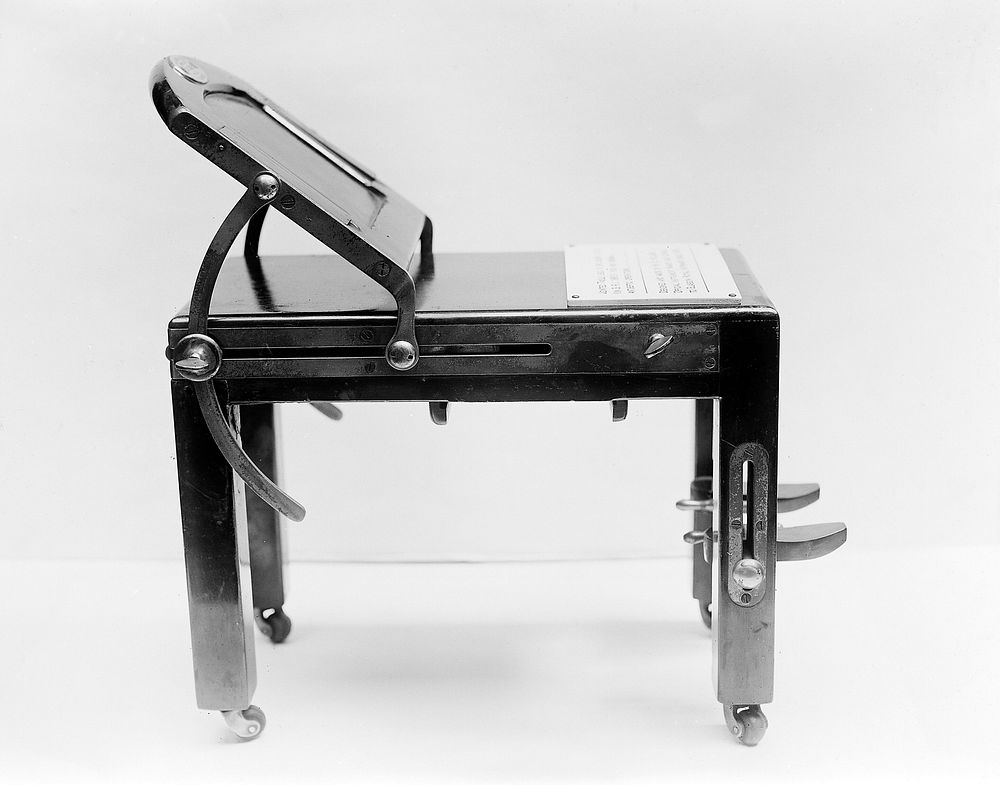 Model of operating table used by Joseph Lister. Photograph.