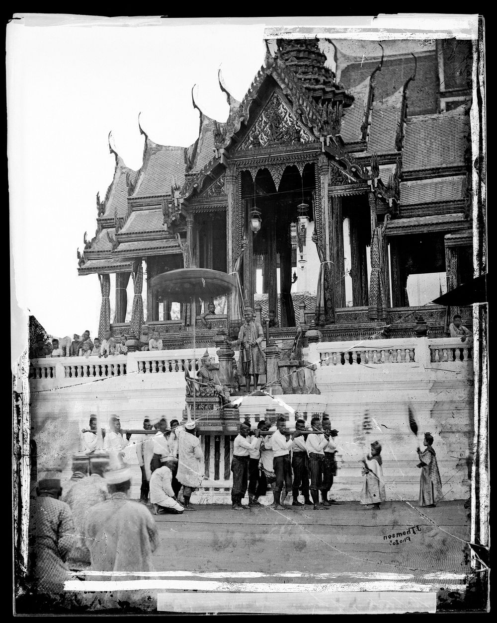 Siam (Thailand): the tonsurate ceremony of Prince Chulalongkorn, day 1. Photograph by John Thomson, 1865.