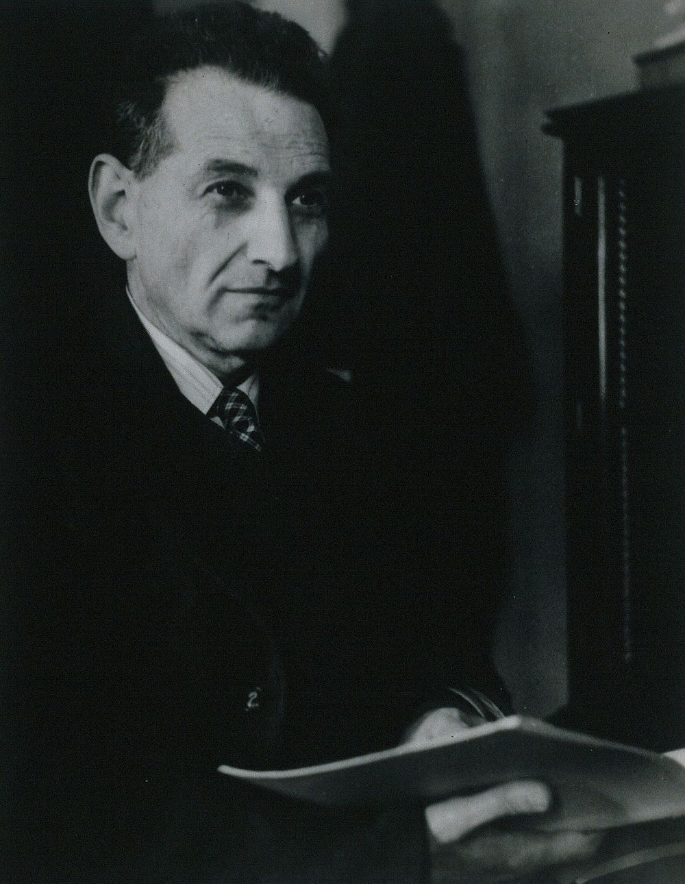 Walter Pagel. Photograph, ca. 1960 .