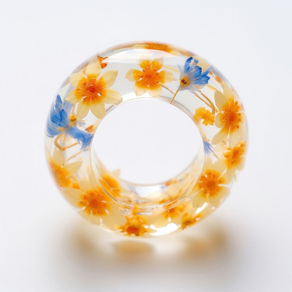 Flowers in ring resin jewelry accessories fragility.