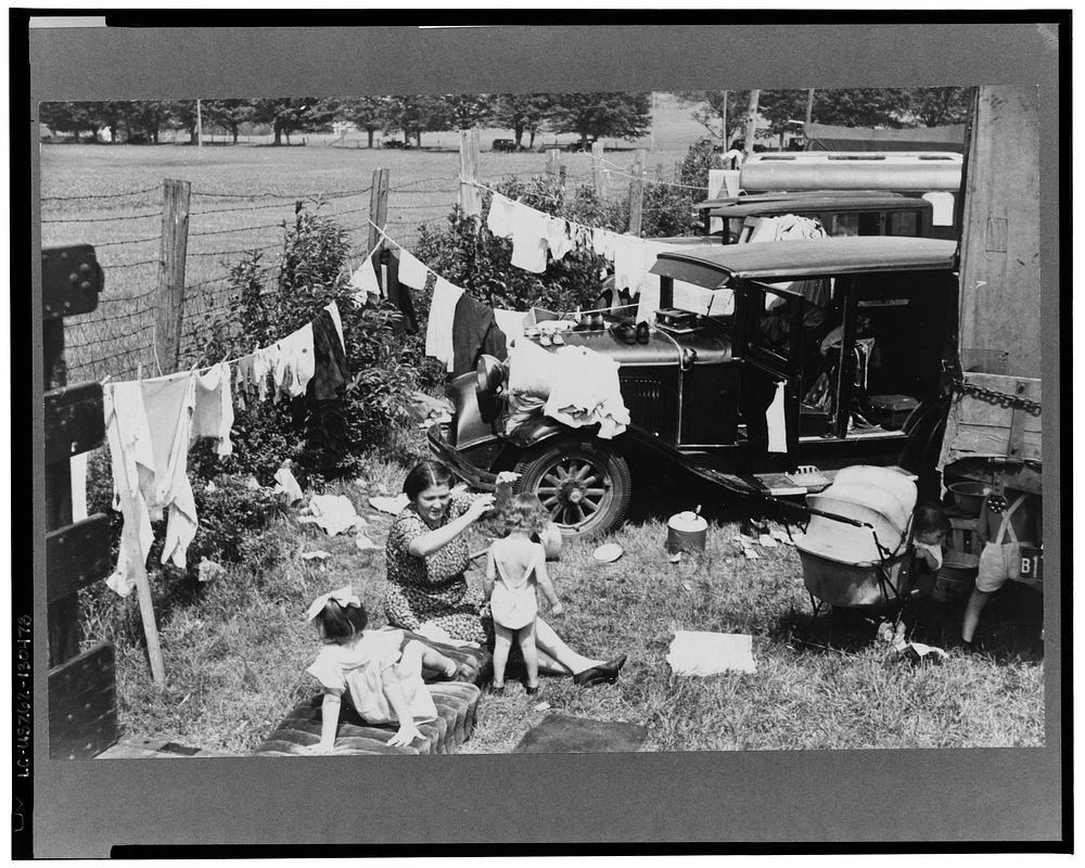 Farm families come prepared to live at the fair, Morrisville, Vermont. Sourced from the Library of Congress.