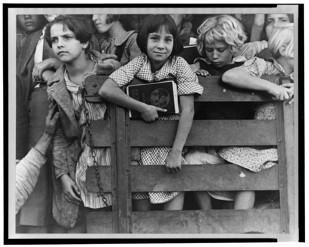 Red House, West Virginia, schoolchildren. Sourced from the Library of Congress.