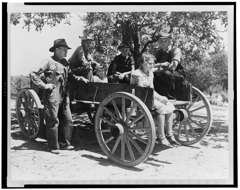 Rehabilitation client and family. Mississippi. Sourced from the Library of Congress.