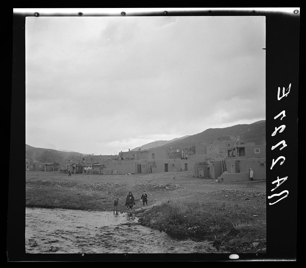 The pueblo at Taos, New Mexico. Rio de Taos in the foreground. Sourced from the Library of Congress.