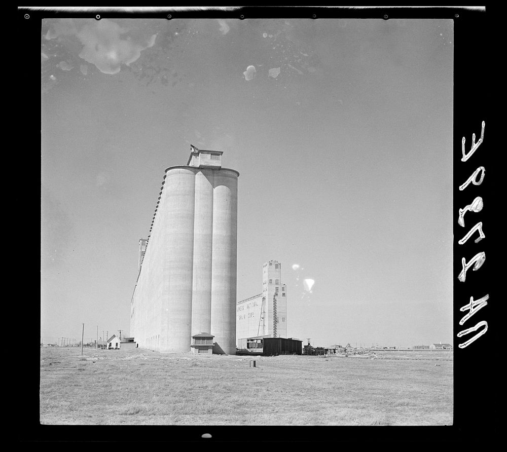 Grain elevators. Amarillo, Texas. Sourced from the Library of Congress.