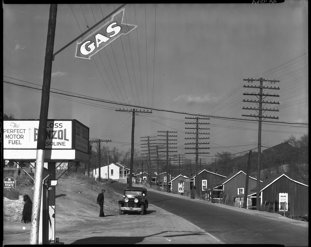 Alabama miners' houses near Birmingham, Alabama. Sourced from the Library of Congress.