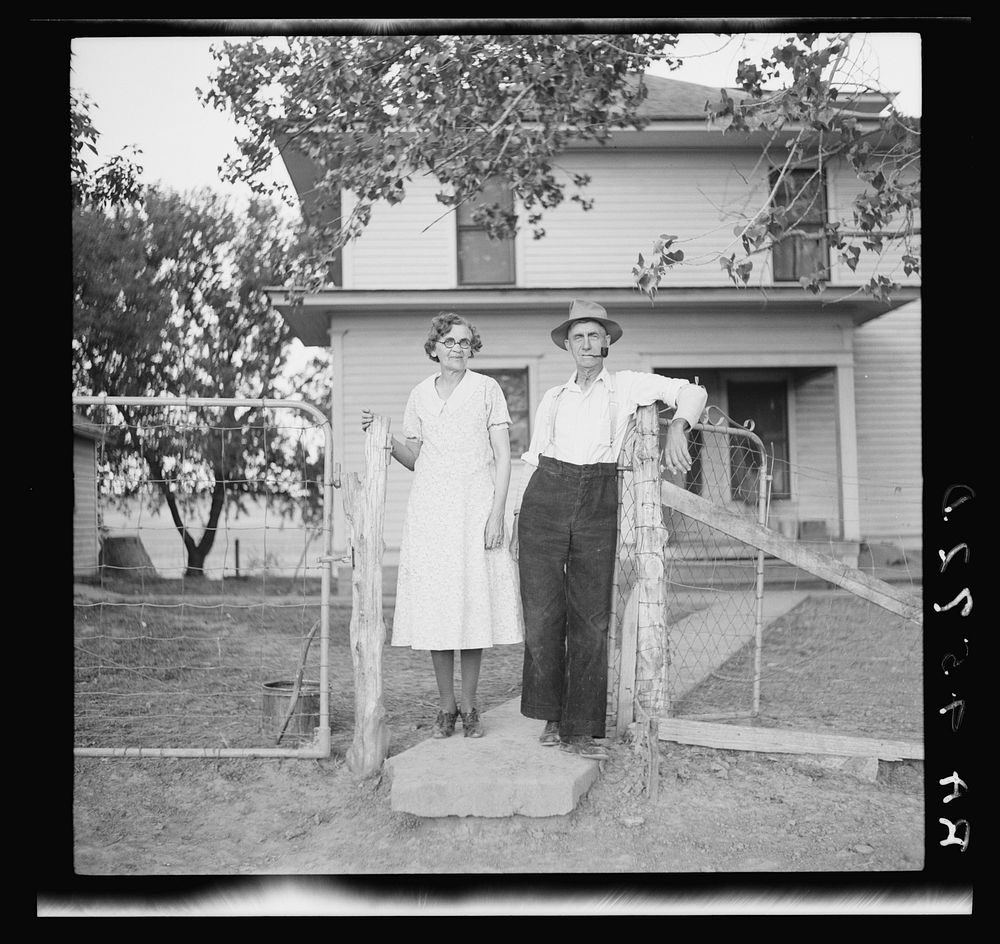 Rehabilitation client and wife. Custer County, Nebraska. Sourced from the Library of Congress.
