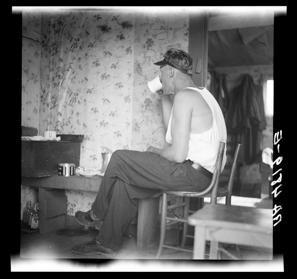 A Hooverville resident who works in the cherry orchards at Salem. Portland, Oregon. Sourced from the Library of Congress.