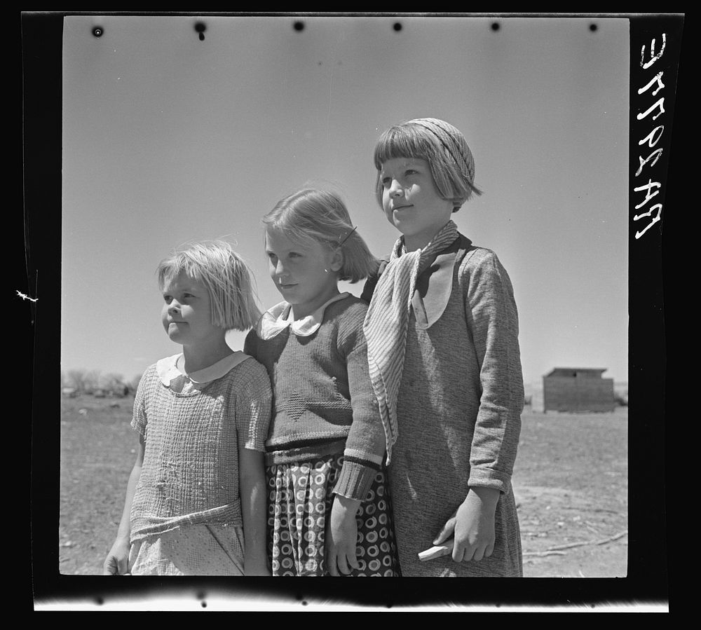 Daughters of resettled farmers. Bosque Farms, New Mexico. Sourced from the Library of Congress.