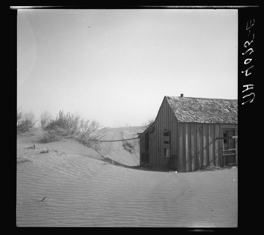Abandoned farm in the dust bowl area. Oklahoma. Sourced from the Library of Congress.