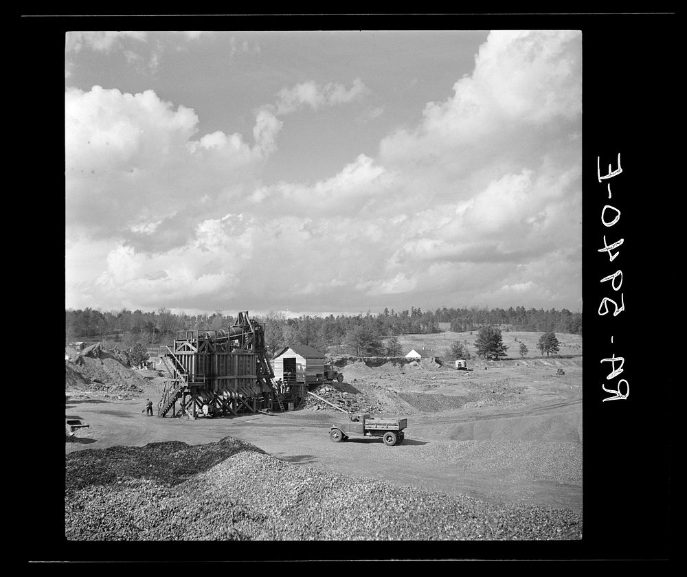 Slagheap being used as construction material at Slagheap Village, Alabama. Sourced from the Library of Congress.