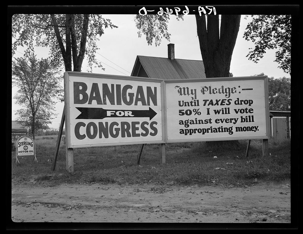 Political Americana on main highway. Manchester, New Hampshire. Sourced from the Library of Congress.