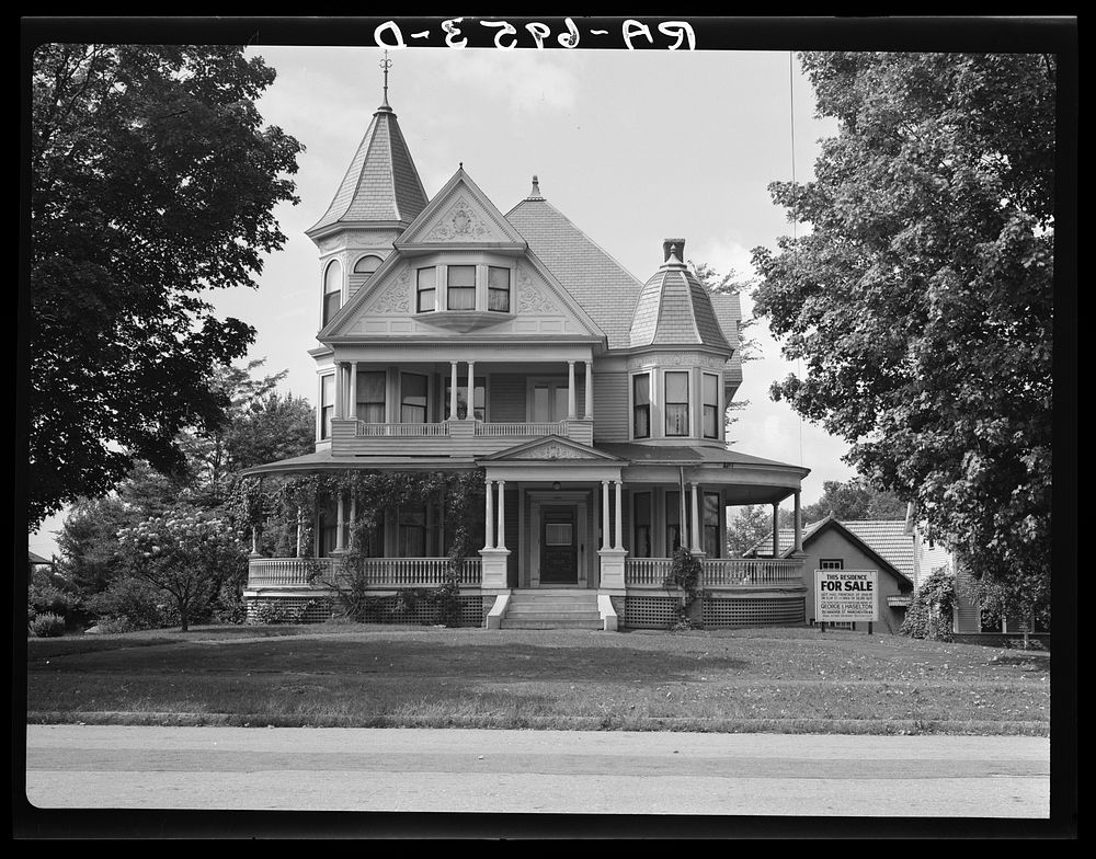 House for sale. Manchester, New Hampshire. Sourced from the Library of Congress.