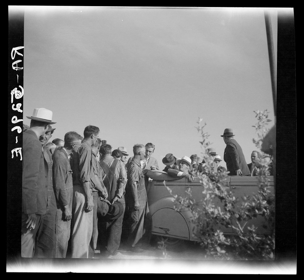 President Roosevelt greeted by workers on stock water dam near Mandan, North Dakota. Sourced from the Library of Congress.