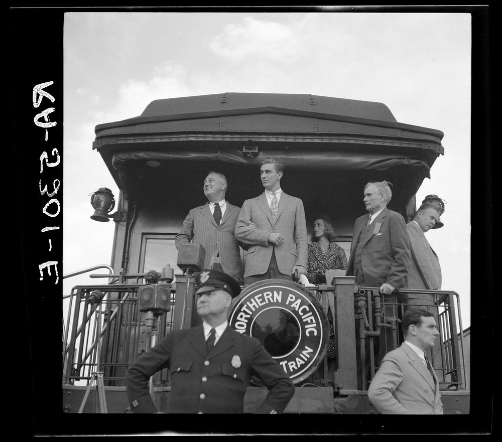 President Roosevelt speaking at Bismarck, North Dakota. Sourced from the Library of Congress.