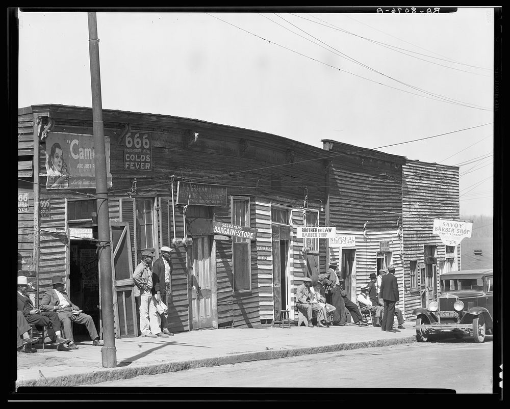 Vicksburg es and shop front. Mississippi. Sourced from the Library of Congress.