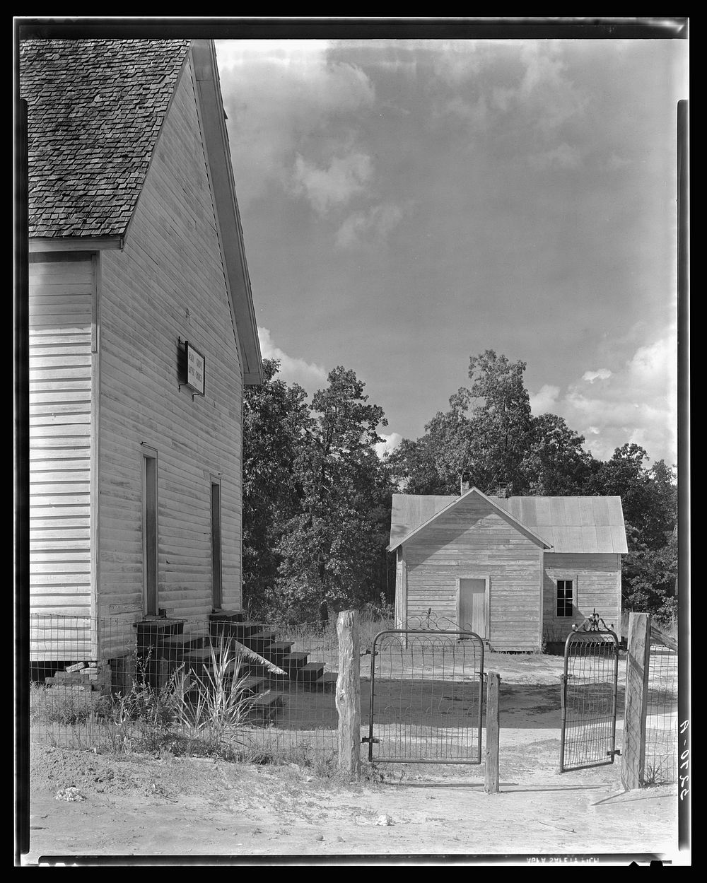 Shady Grove Baptist Church. Alabama or Tennessee. Sourced from the Library of Congress.
